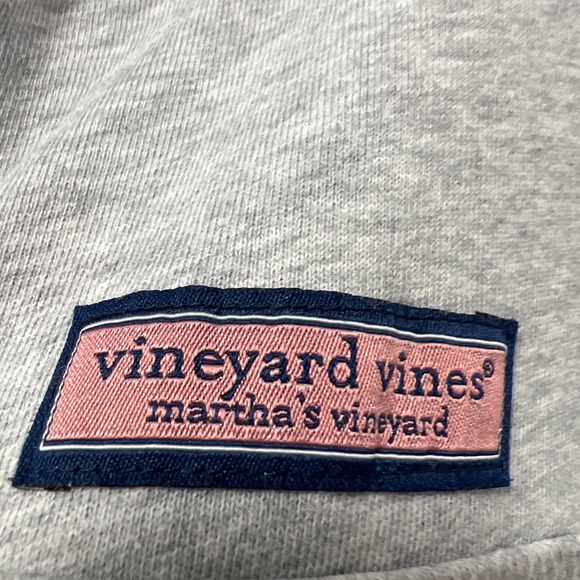 Vineyard Vines Pullover size XL kids or 18 boys or size M adult - Picture 3 of 7